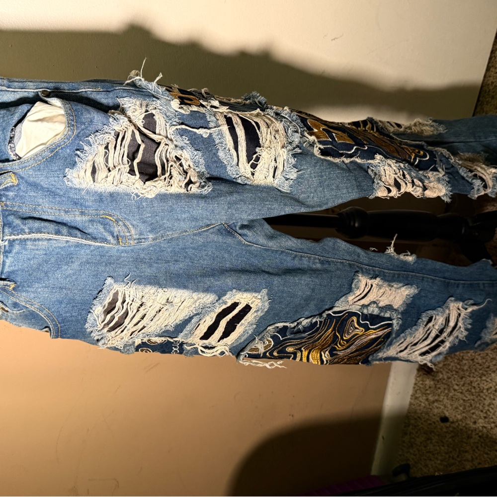 Stylish Blue Distressed Men's Jeans